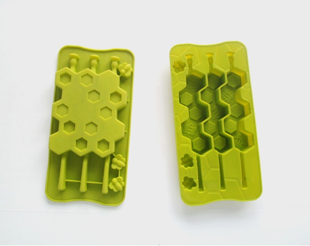 KI-034 NBLK Silicone Ice Cube Tray